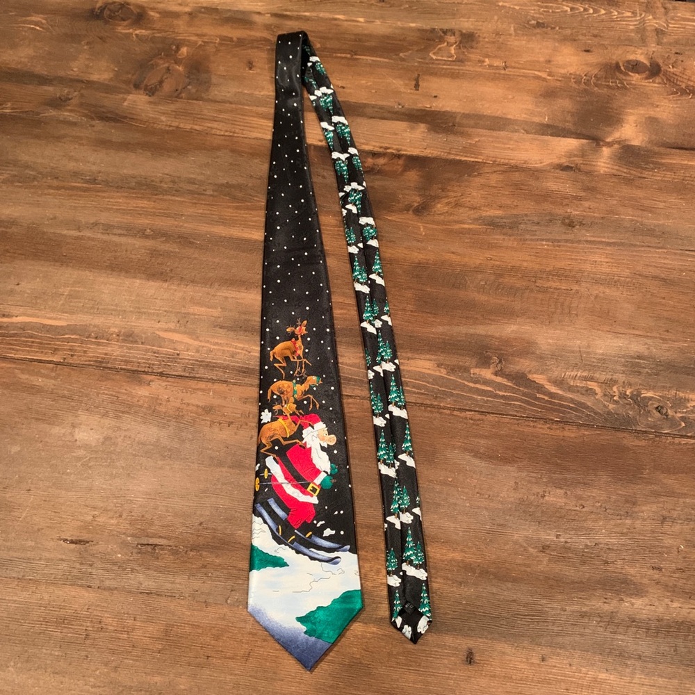 Hallmark Novelties Christmas Tie Santa Reindeer